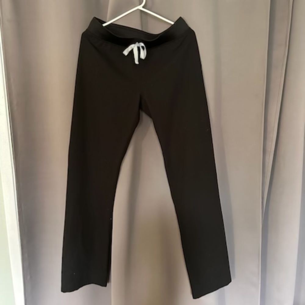 NWOT Figs Livingston™ Basic Scrub Pants- black, small tall